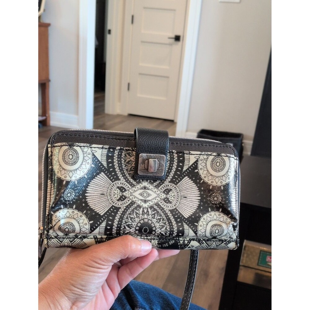Sakroots Black Cream Geometric Wallet Crossbody Wristlet Zip Around Boho